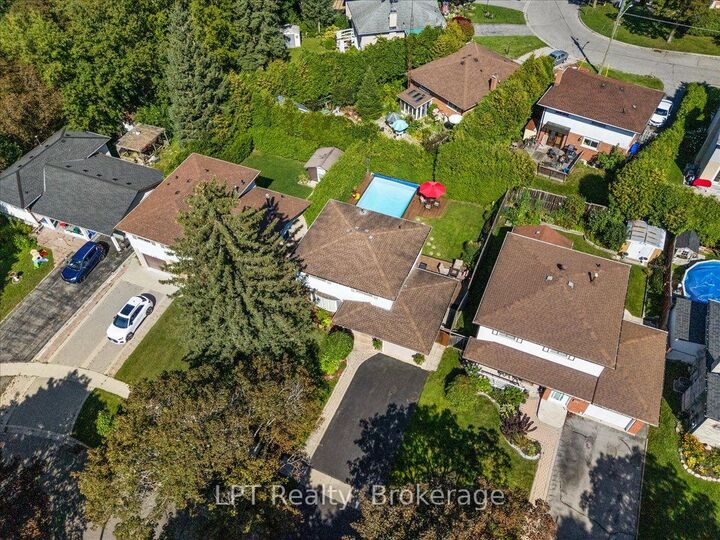 Property Photo:  514 Oakwood Avenue  ON L1G 2R2 