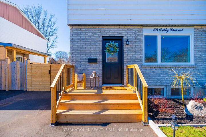 Property Photo: 28 Debby Crescent ON N3R 7A4
