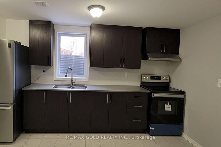 Property Photo:  79 Windmill Boulevard Bsmt  ON L6Y 3T9 