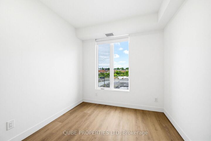 Property Photo:  15 Larch Street Unit 304  ON K1R 6W4 