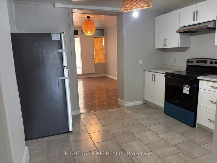 Property Photo:  505 Oakwood Avenue Upper  ON M6E 2W9 