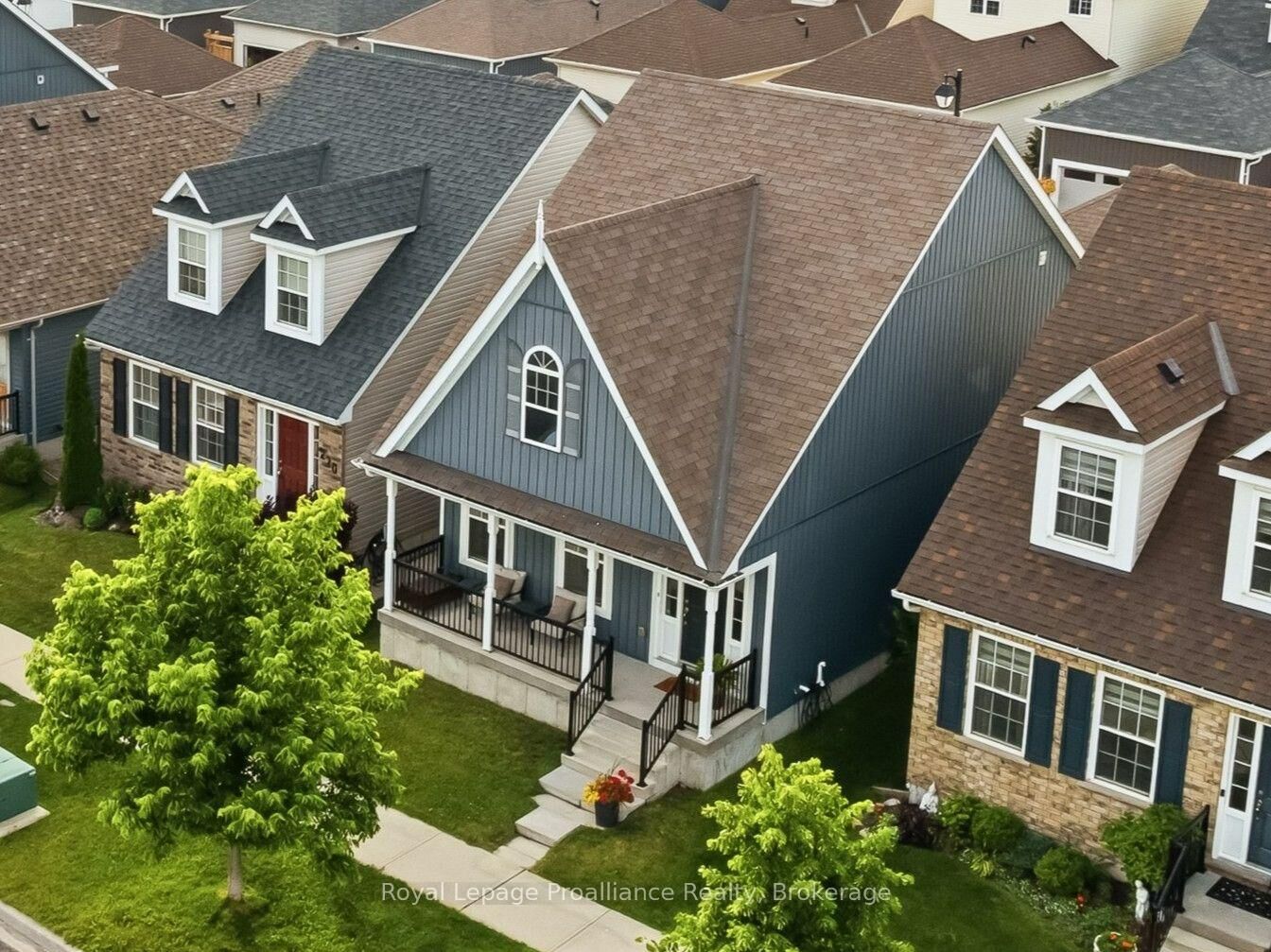 Property Photo:  268 Strachan Street  ON L1A 0C8 