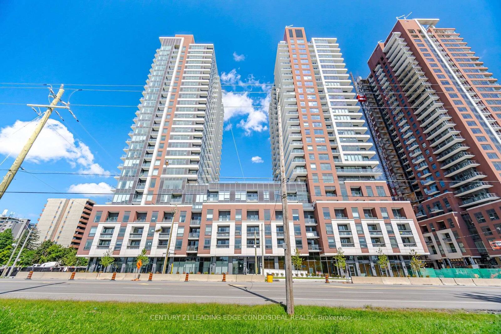 Property Photo:  4010 Eglinton Avenue W 1605  ON M9A 0G5 