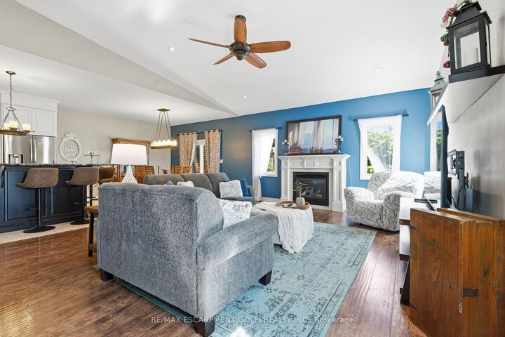Property Photo:  379 Michael Drive  ON L3C 0A5 