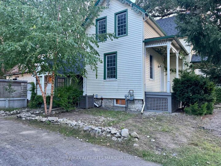 Property Photo: 326 Third Street E ON K6H 2E4