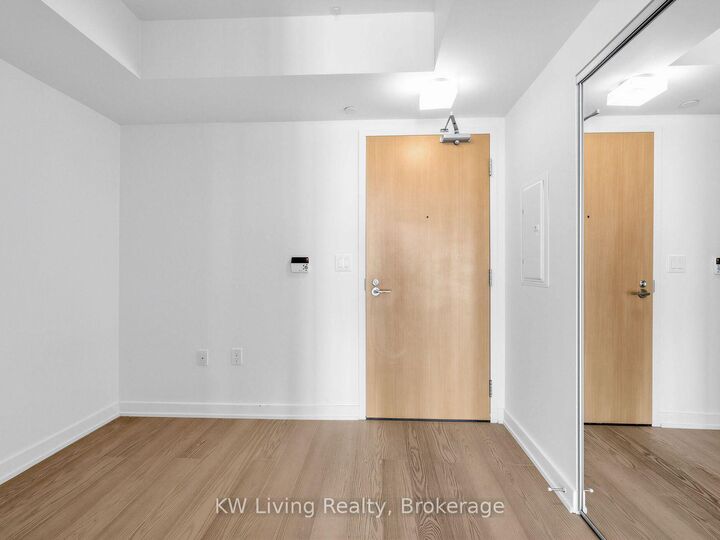 Property Photo: 11 Wellesley Street 4309 ON M4Y 1E8