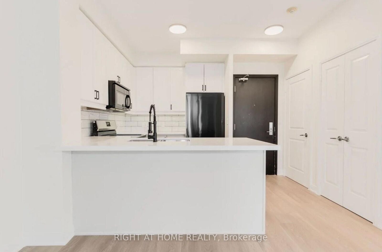 Property Photo:  70 Absolute Avenue 2010  ON L4Z 0A4 