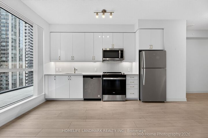 Property Photo:  4955 Yonge Street 1008  ON M2N 0L8 