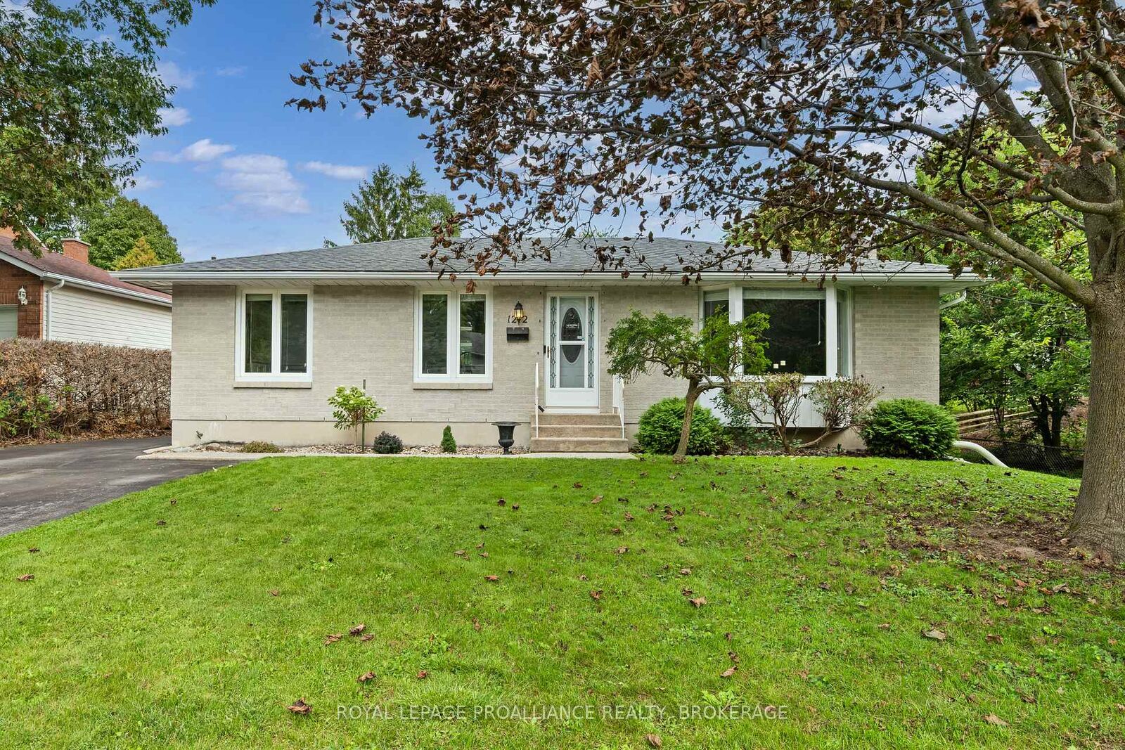 Property Photo: 1212 Prince Charles Drive ON K7M 5K1