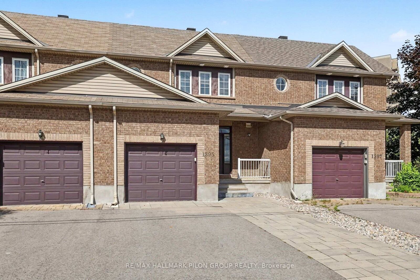 Property Photo: 1395 Kitchener Avenue ON K1V 2A3