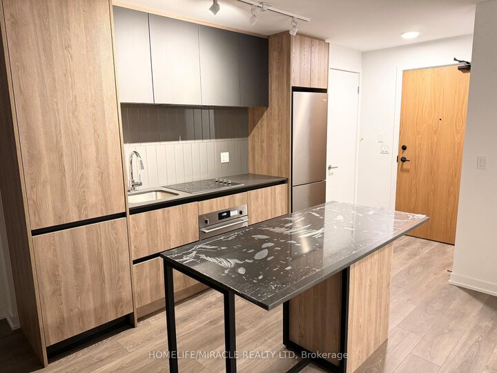 Property Photo:  7950 Bathurst Street 2210  ON L4J 0B8 