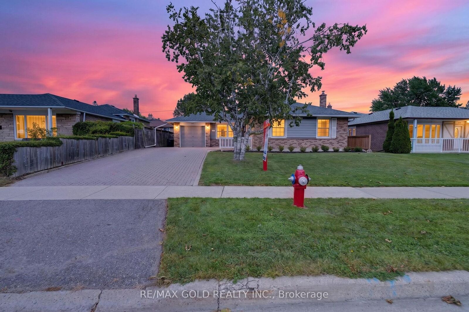 Property Photo:  234 Avondale Boulevard  ON L6T 1J4 