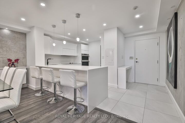 Property Photo:  10 Torresdale Avenue 801  ON M2R 3V8 