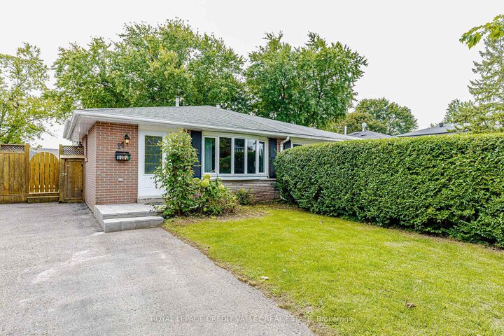 Property Photo:  14 Carlton Drive  ON L9W 2X9 