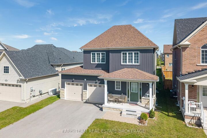 Property Photo: 207 Springfield Crescent ON L0M 1S0