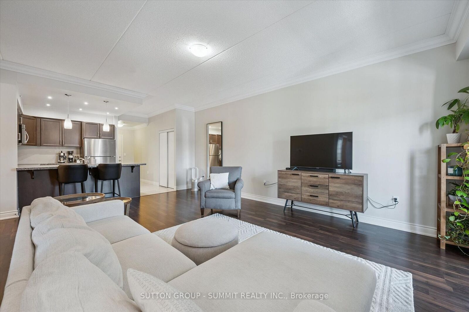 Property Photo: 1077 Gordon Street 242 ON N1E 0E3