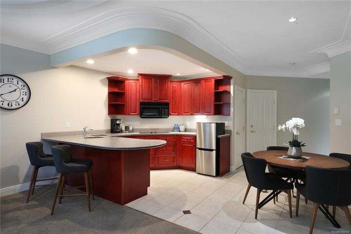 Property Photo:  366 Clubhouse Dr #602/601B  BC V9N 9G3 