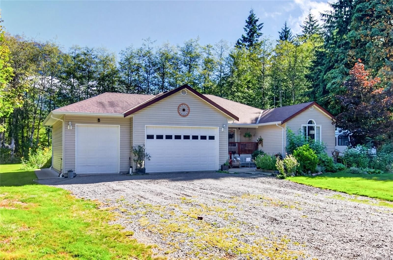 Property Photo:  429 Howes Rd  BC V0P 1R0 