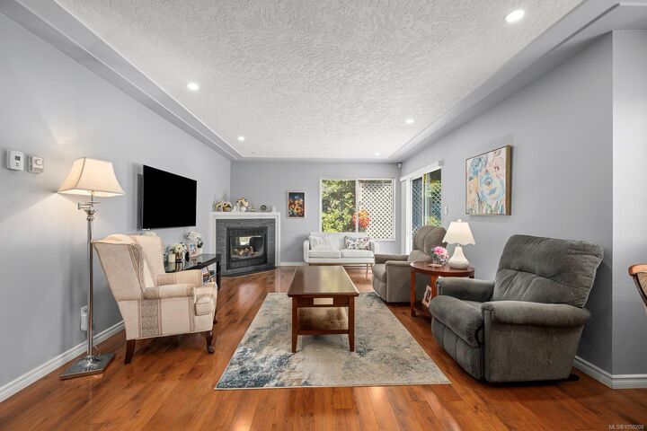 Property Photo:  950 Braidwood Rd #1  BC V9N 3R9 