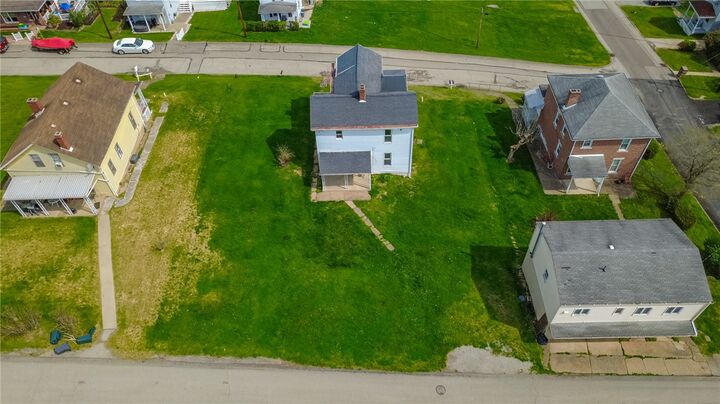 Property Photo:  112 2nd Avenue  PA 15067 