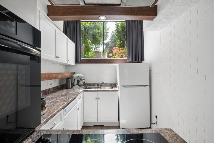 Property Photo:  520 Cardiff Way  BC V3H 3T3 