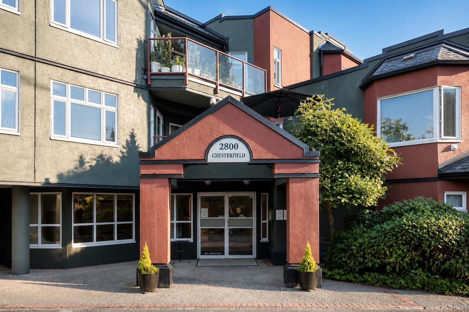 Property Photo:  2800 Chesterfield Avenue 307  BC V7N 4M1 