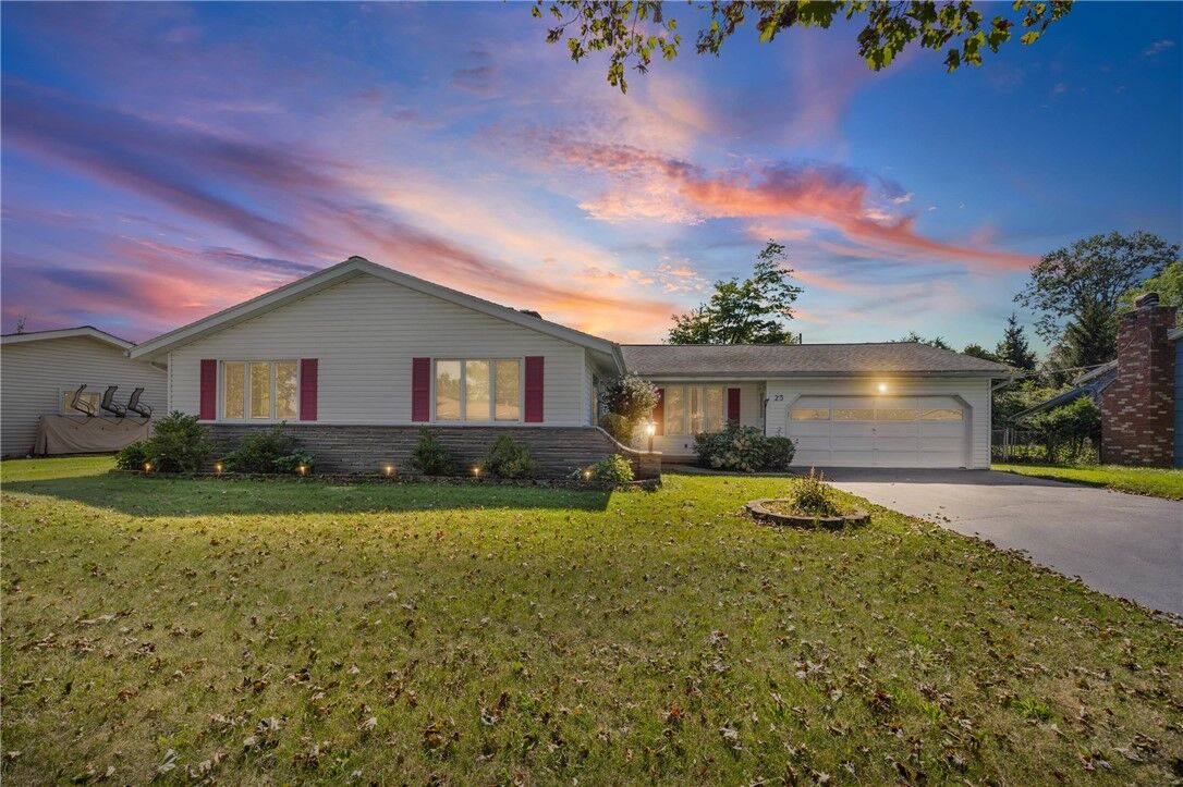 Property Photo:  23 Sweet Birch Lane  NY 14615 