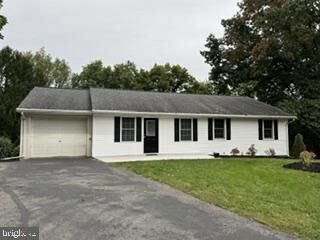 Property Photo:  920 Brandywine Way  PA 17050 