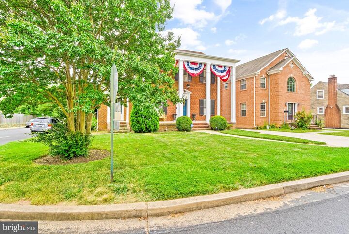 Property Photo: 3100 12th Street S VA 22204
