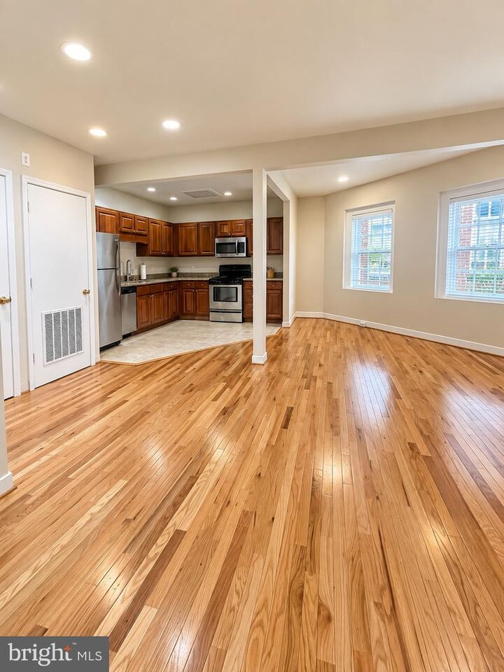 Property Photo:  209 Hanover Street 4  VA 22401 