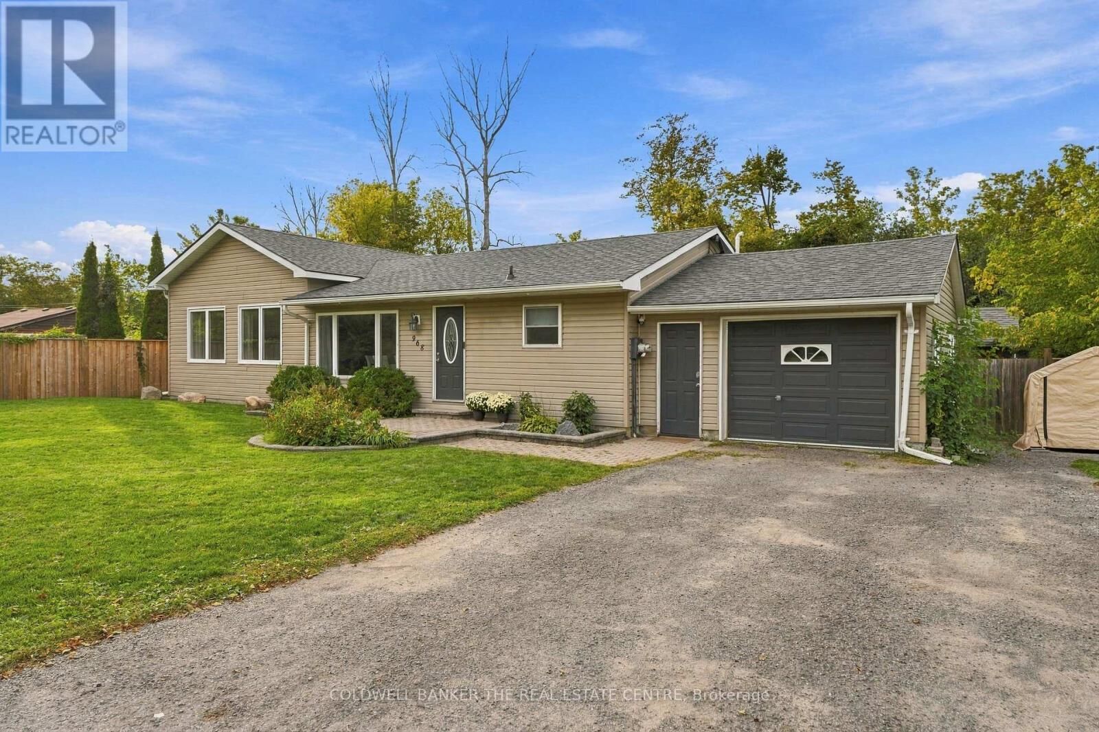 Property Photo: 968 Metro Road North ON L4P 3E9