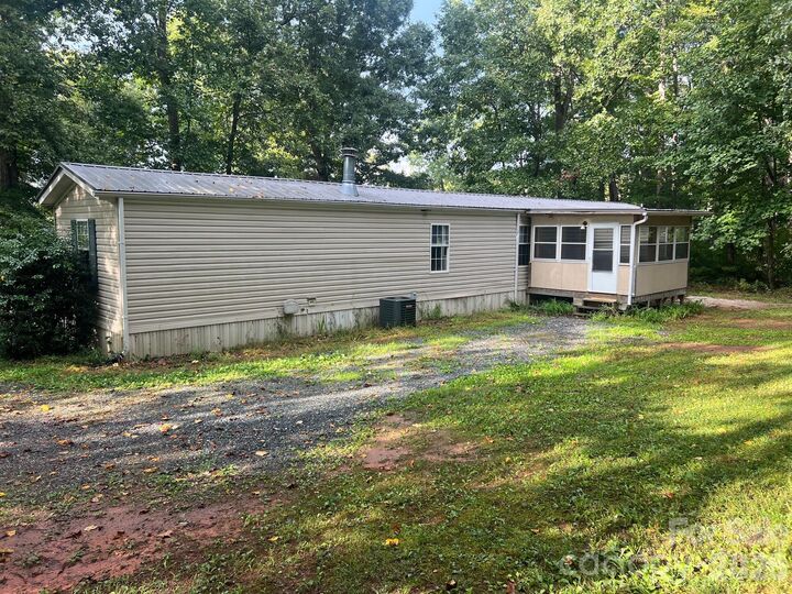 Property Photo: 5543 White Oaks Drive NC 28655