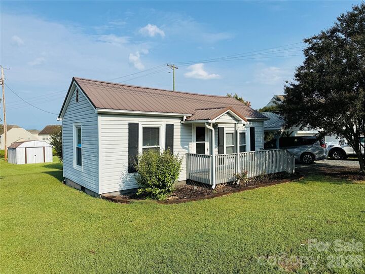 Property Photo:  24 Forest Hill Road  NC 27295 