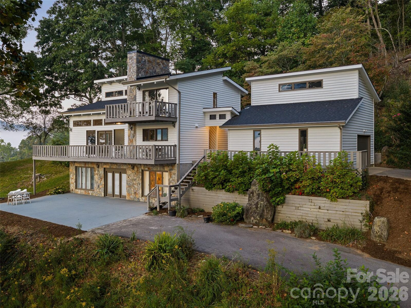 Property Photo:  343 Mountain View Road  NC 28714 