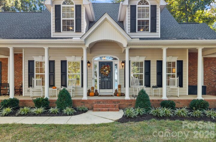 Property Photo:  390 Robinson Road  NC 28117 