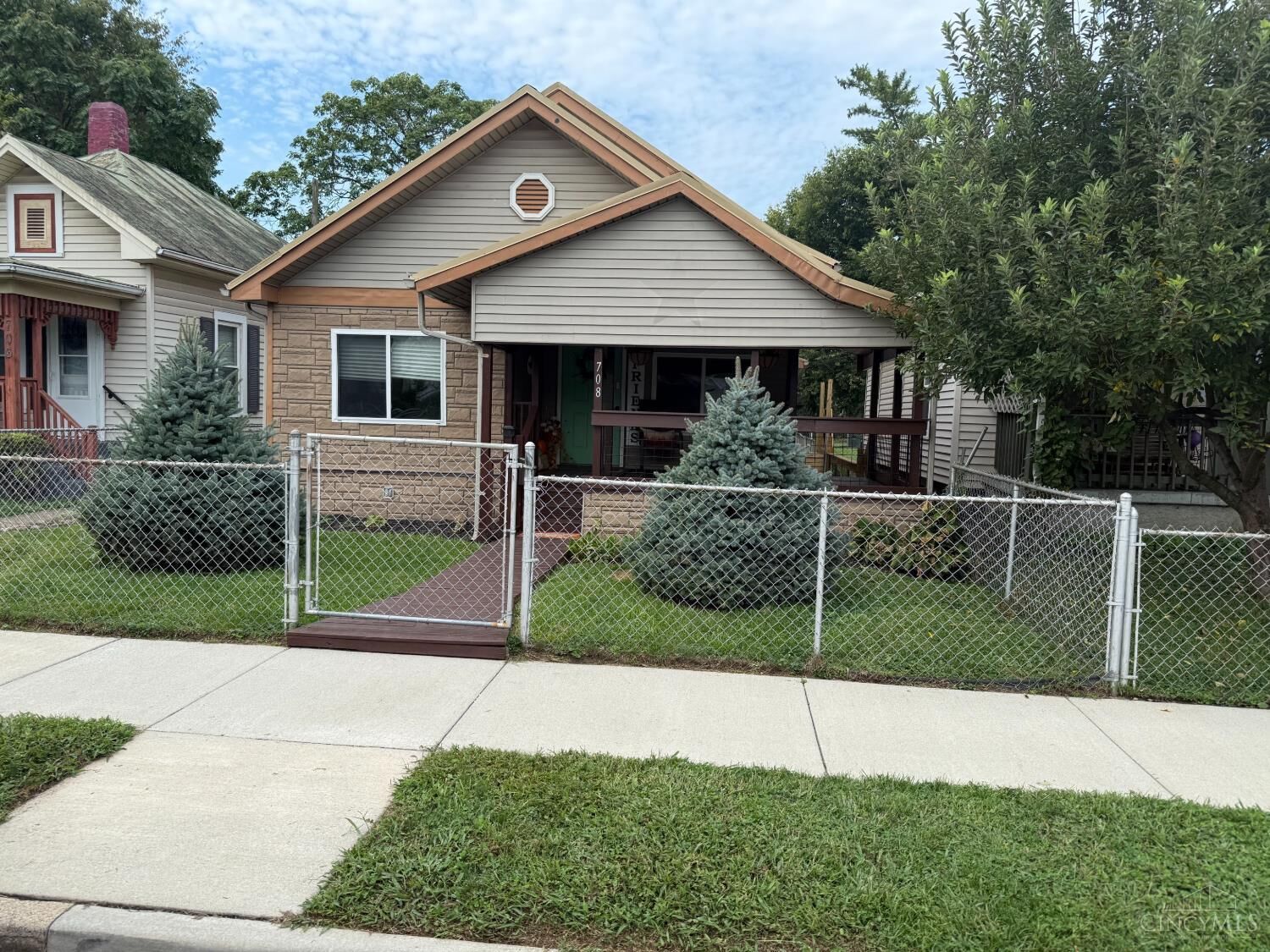 Property Photo:  708 Elsmere Street  OH 45042 