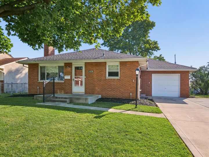 Property Photo:  1076 Chestershire Road  OH 43204 