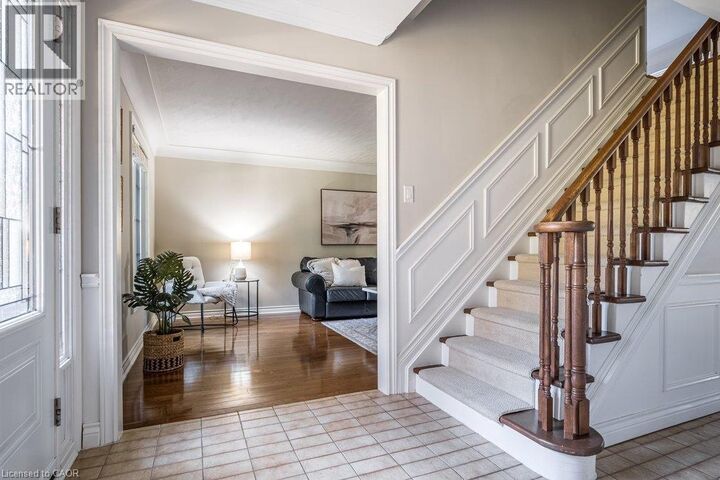 Photo de la propriété: 6 Cottonwood Court ON L9G 3W1