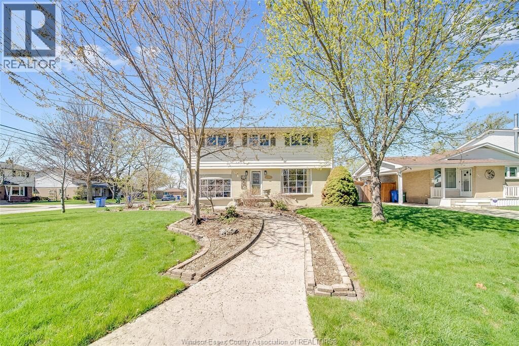 Property Photo: 391 Betty Drive ON N8S 3W9