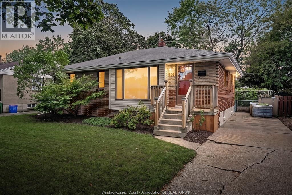 Property Photo:  531 Isack Drive  ON N8S 3W4 
