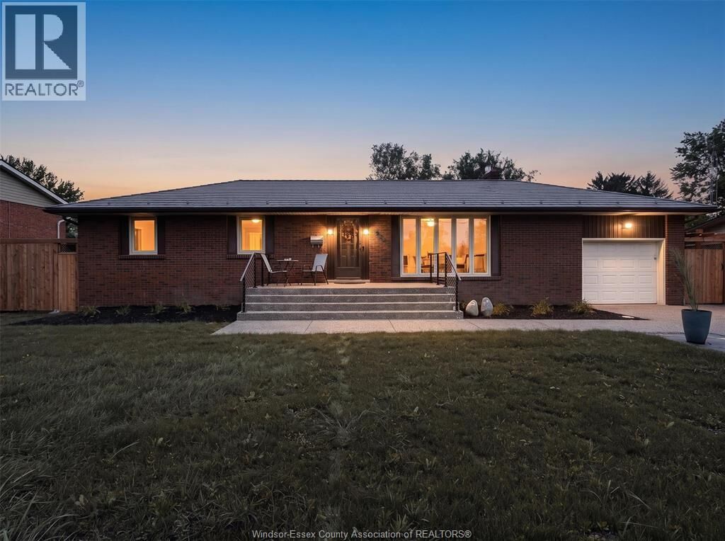 Property Photo:  825 Morton Drive  ON N9J 3V3 
