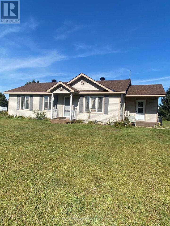 Property Photo: 6125 Florence Street ON K0C 1E0