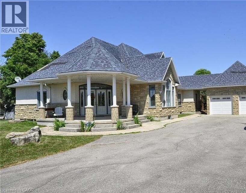 Property Photo: 915 Briardean Road ON N3H 4R6