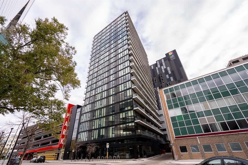 Property Photo: 311 Hargrave Street MB R3B 2C3