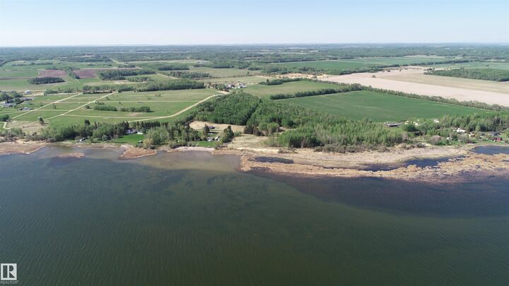 Property Photo:  515 54411 Rge Rd 40  AB T0E 0A0 