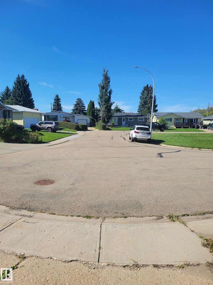 Property Photo: 5111 59 Street AB T0A 2W0