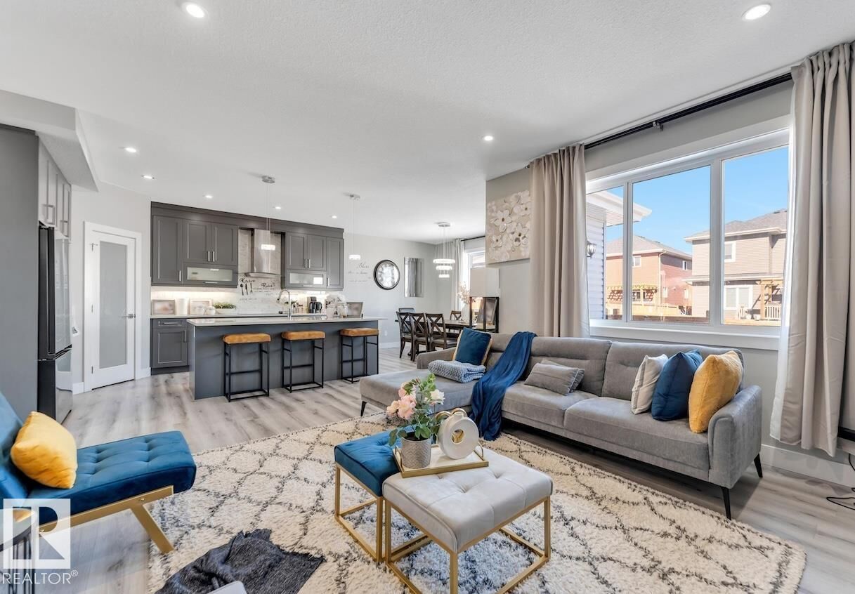 Property Photo: 6602 38 Avenue AB T4X 2C5