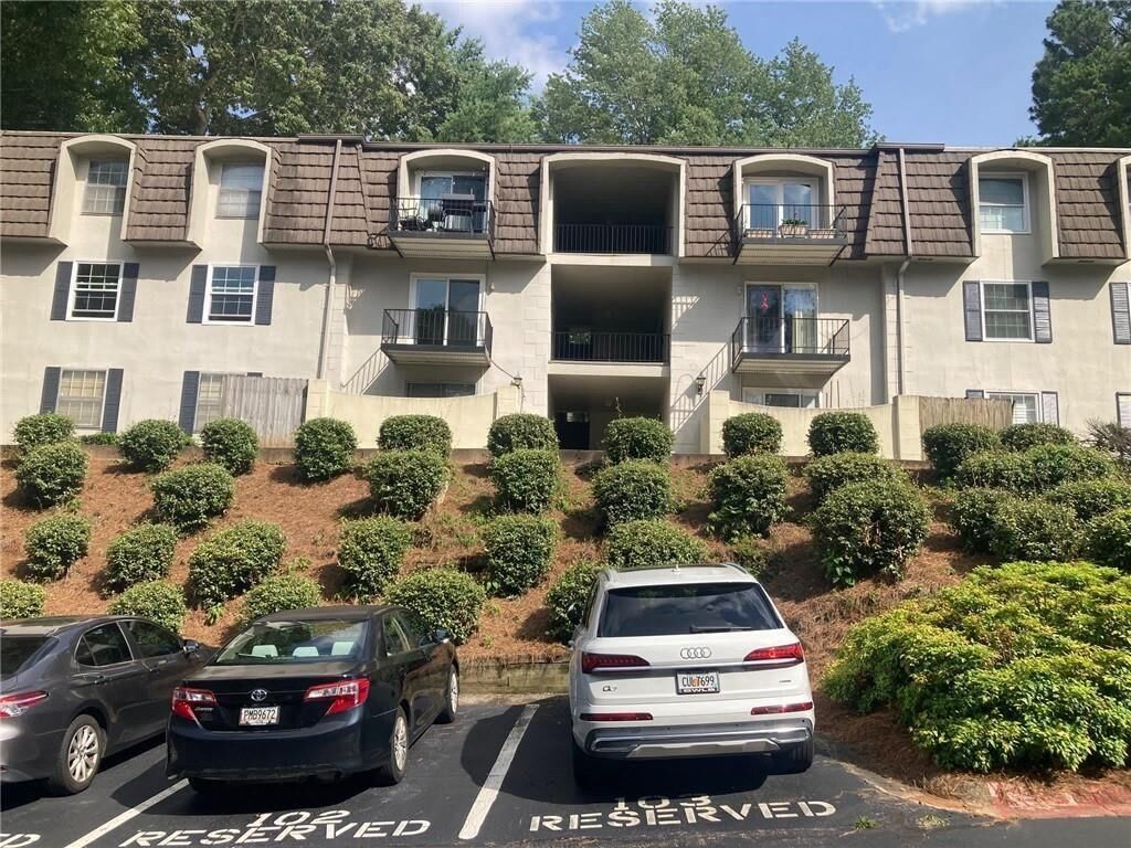 Property Photo:  725 Dalrymple  GA 30328 