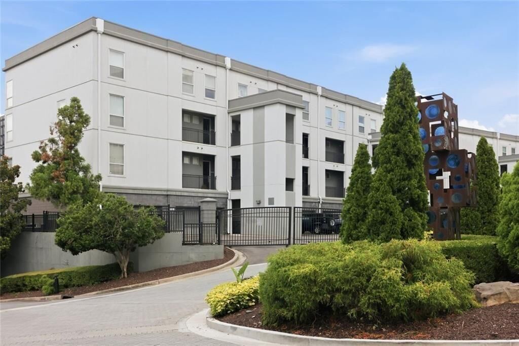 Property Photo:  747 Ralph McGill Boulevard NE 202  GA 30312 