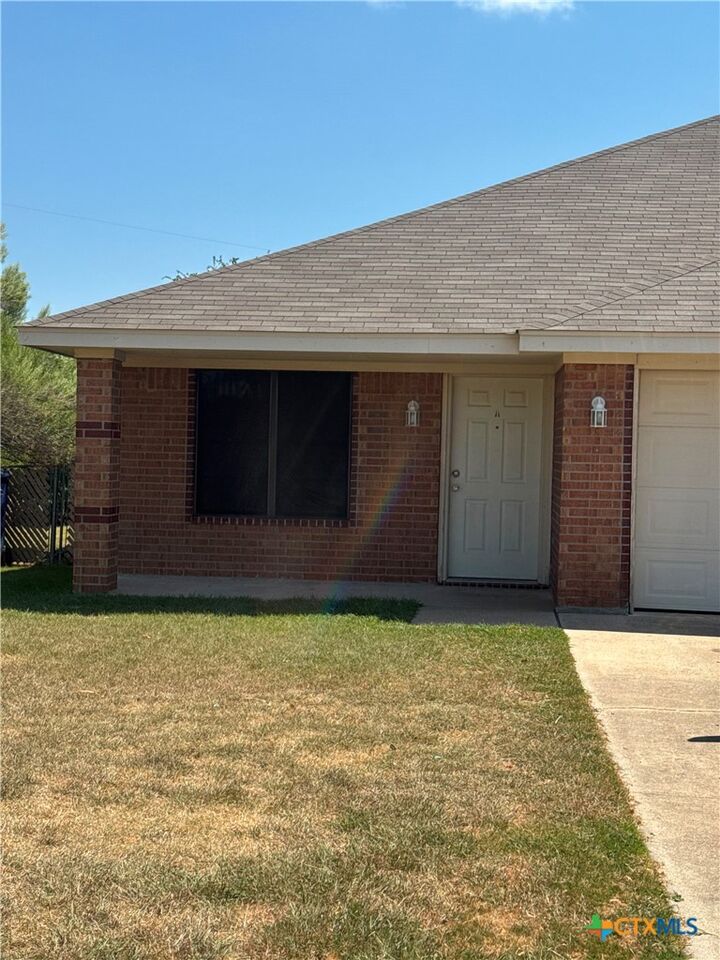 Property Photo:  219 Janelle Drive A & B  TX 76522 